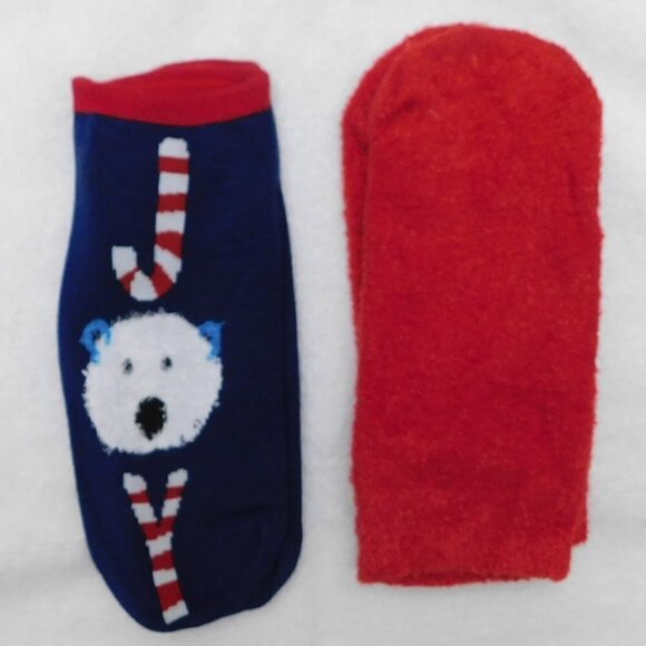 F130 HUE Candy Cane Polar Bear Footsie Socks - Picture 1 of 1